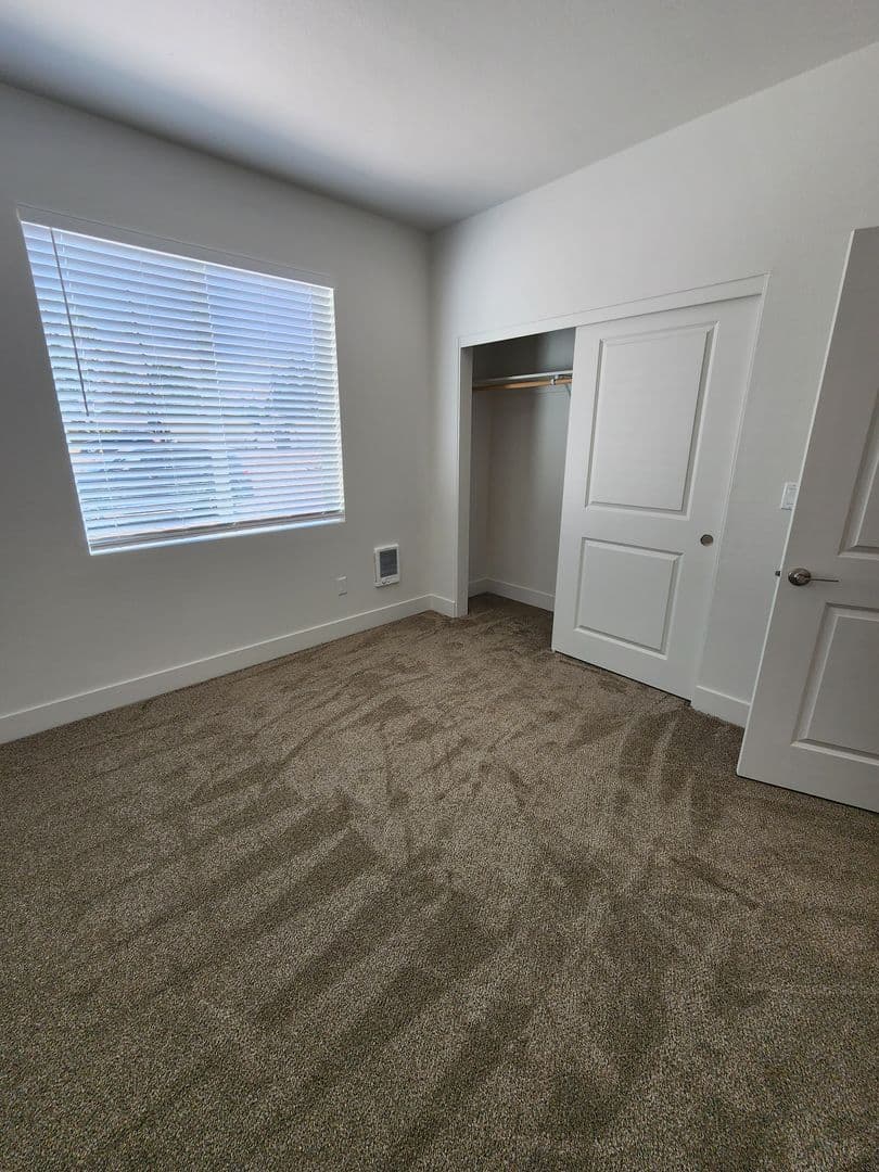 Keizer Apartment: 1065 Clearview Ave NE