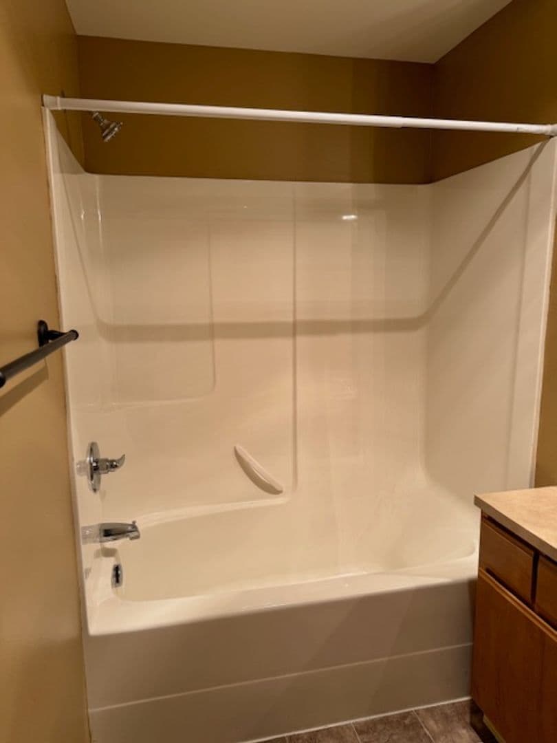 Salem Apartment: 4976 Turquoise Ave SE