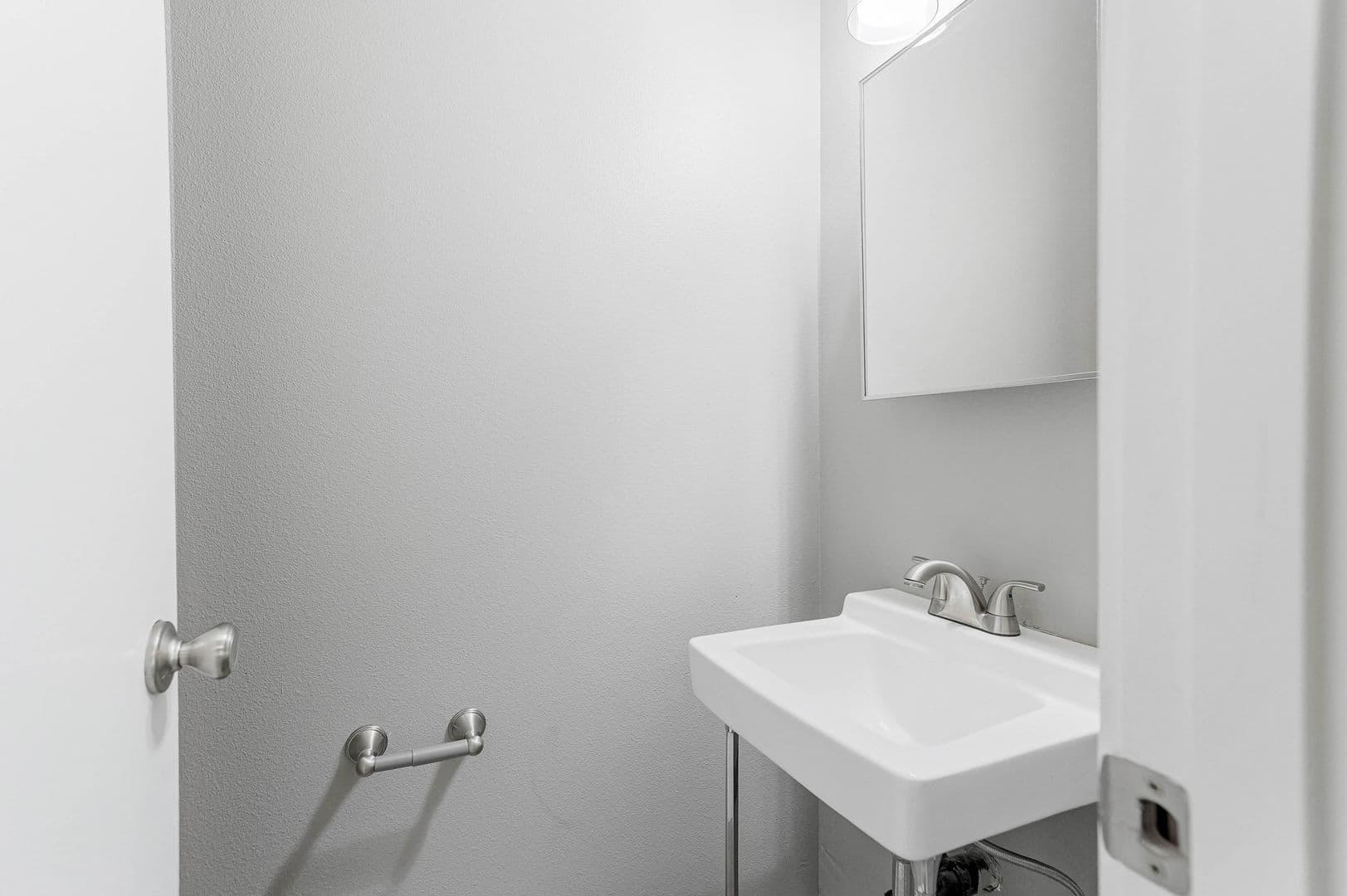 Salem Apartment: 2500 Lancaster Drive NE