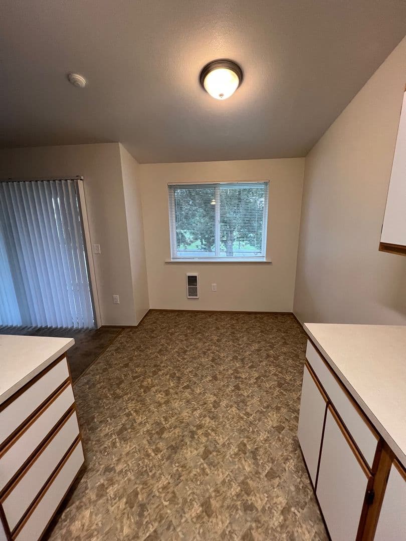 Albany Apartment: 872 Belmont Avenue SW