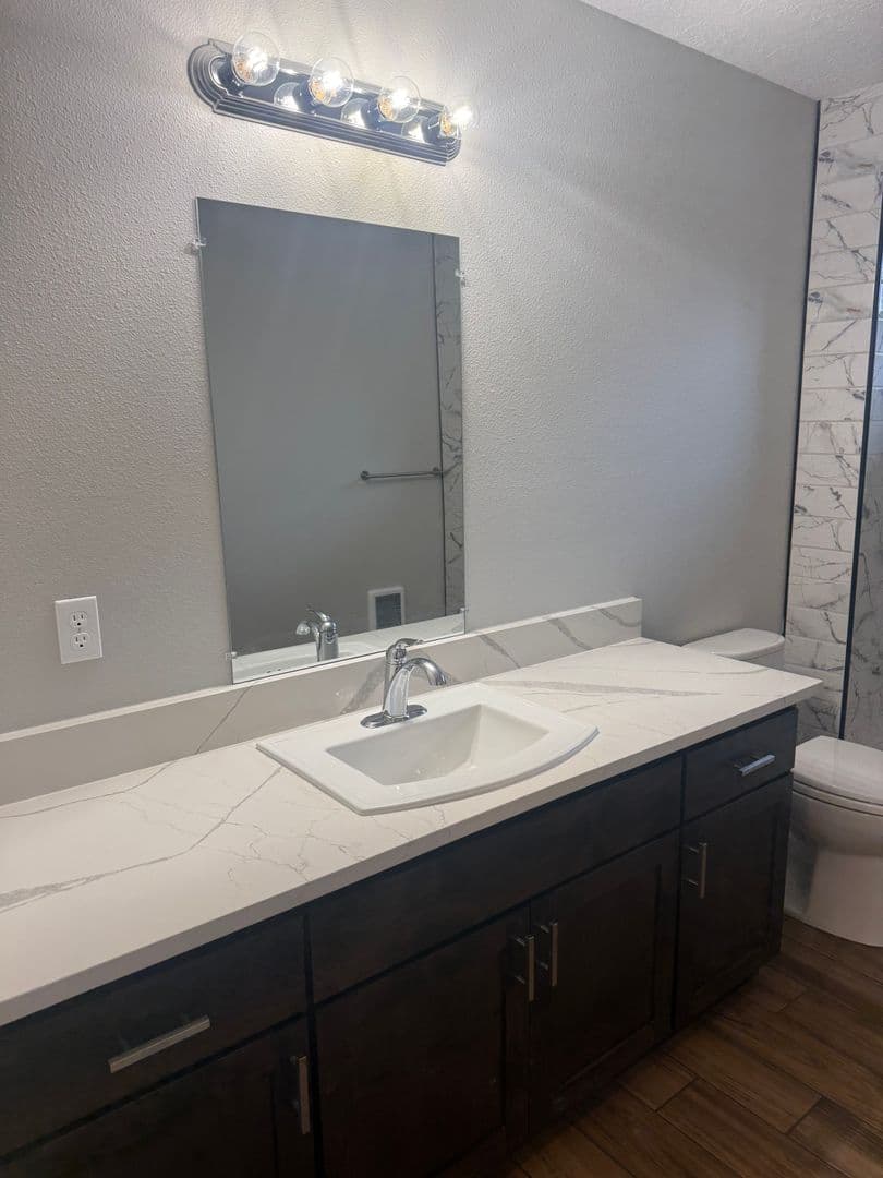 Keizer Apartment: 491 Marino Drive N