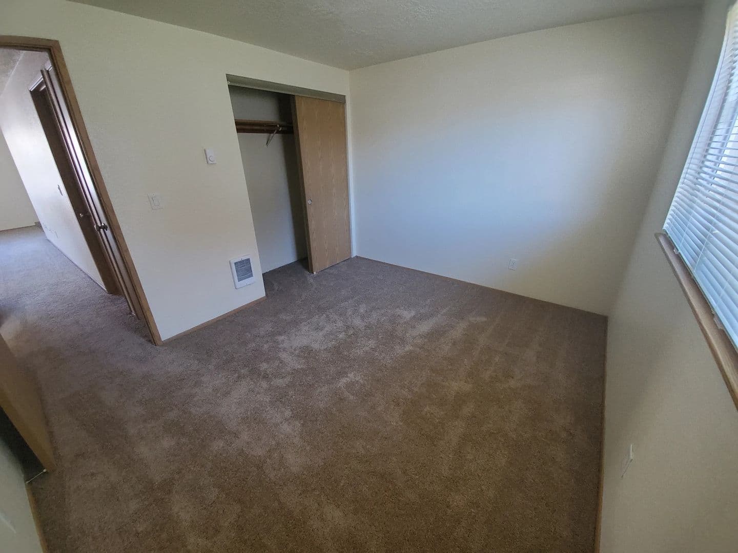 Salem Apartment: 4001 Satter Drive NE
