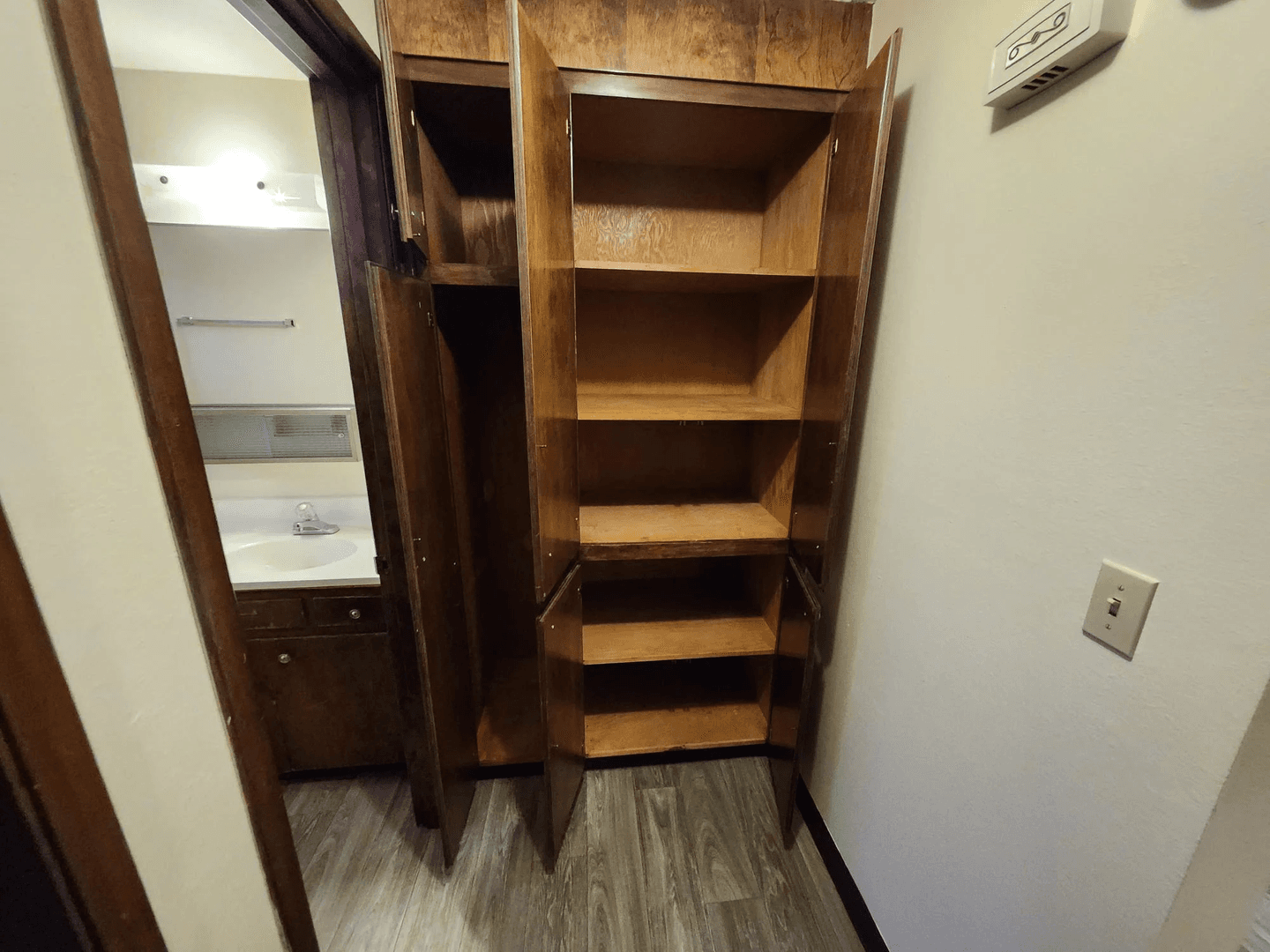 Salem Apartment: 1107 Hines Street SE