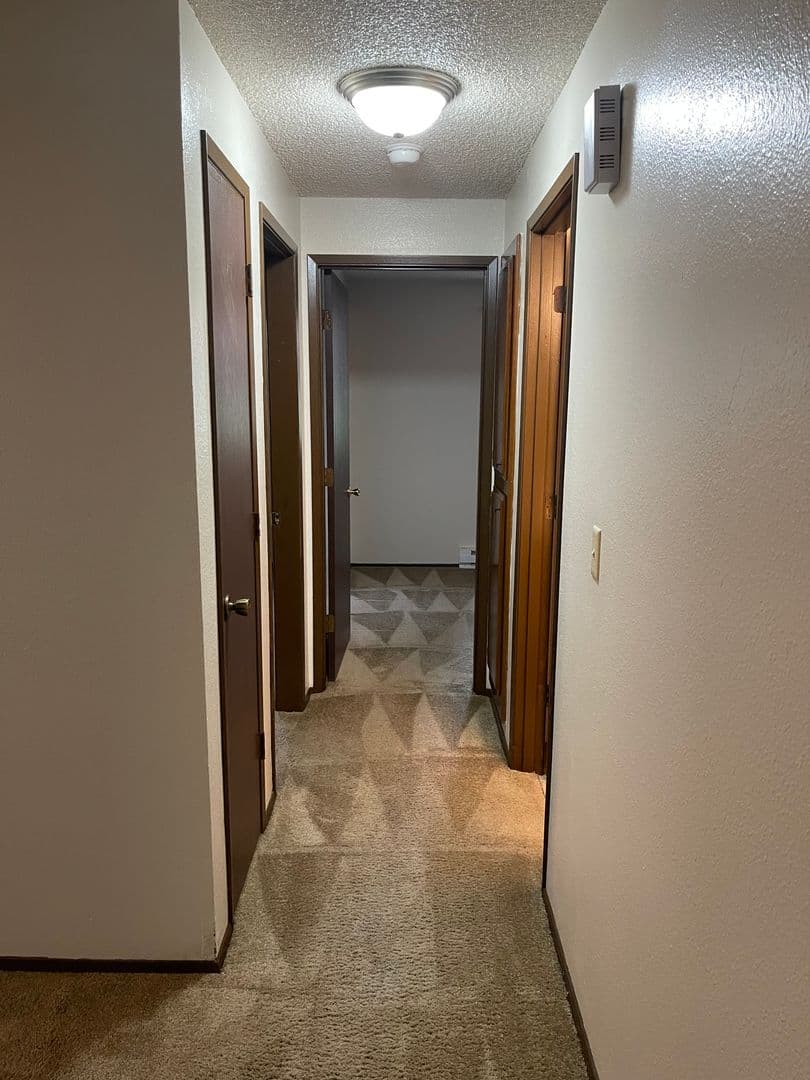 Keizer Apartment: 687 Bever Drive NE