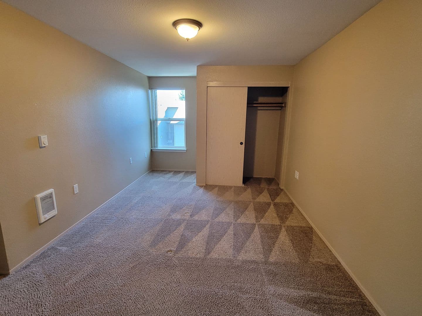 Salem Apartment: 435 Vista Ave SE