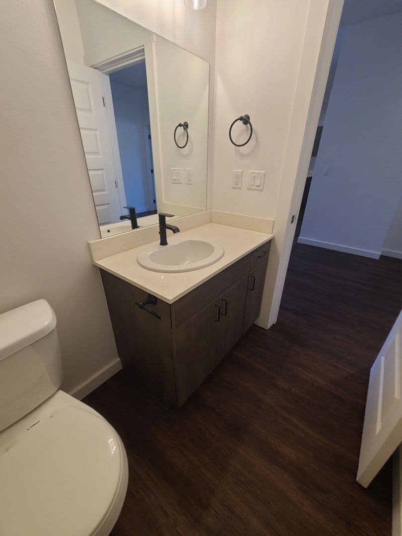 Sweet Home Apartment: 987 Long St
