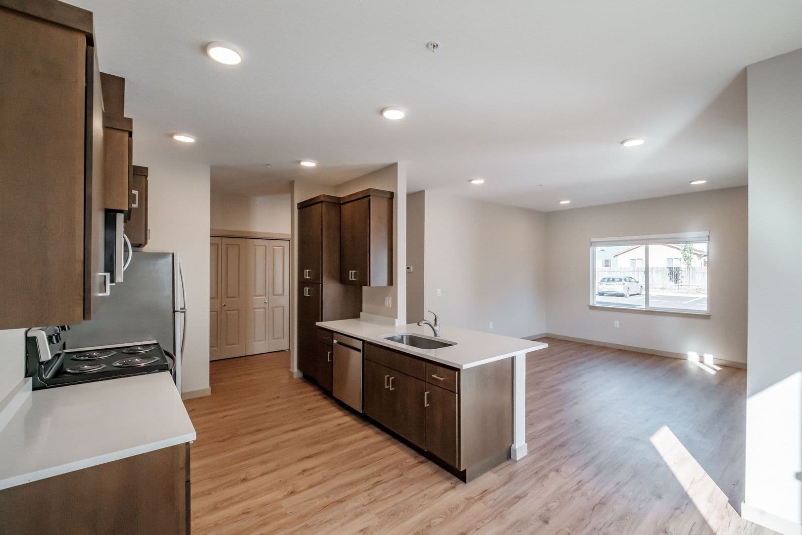 Keizer Apartment: 756 Chemawa Rd NE