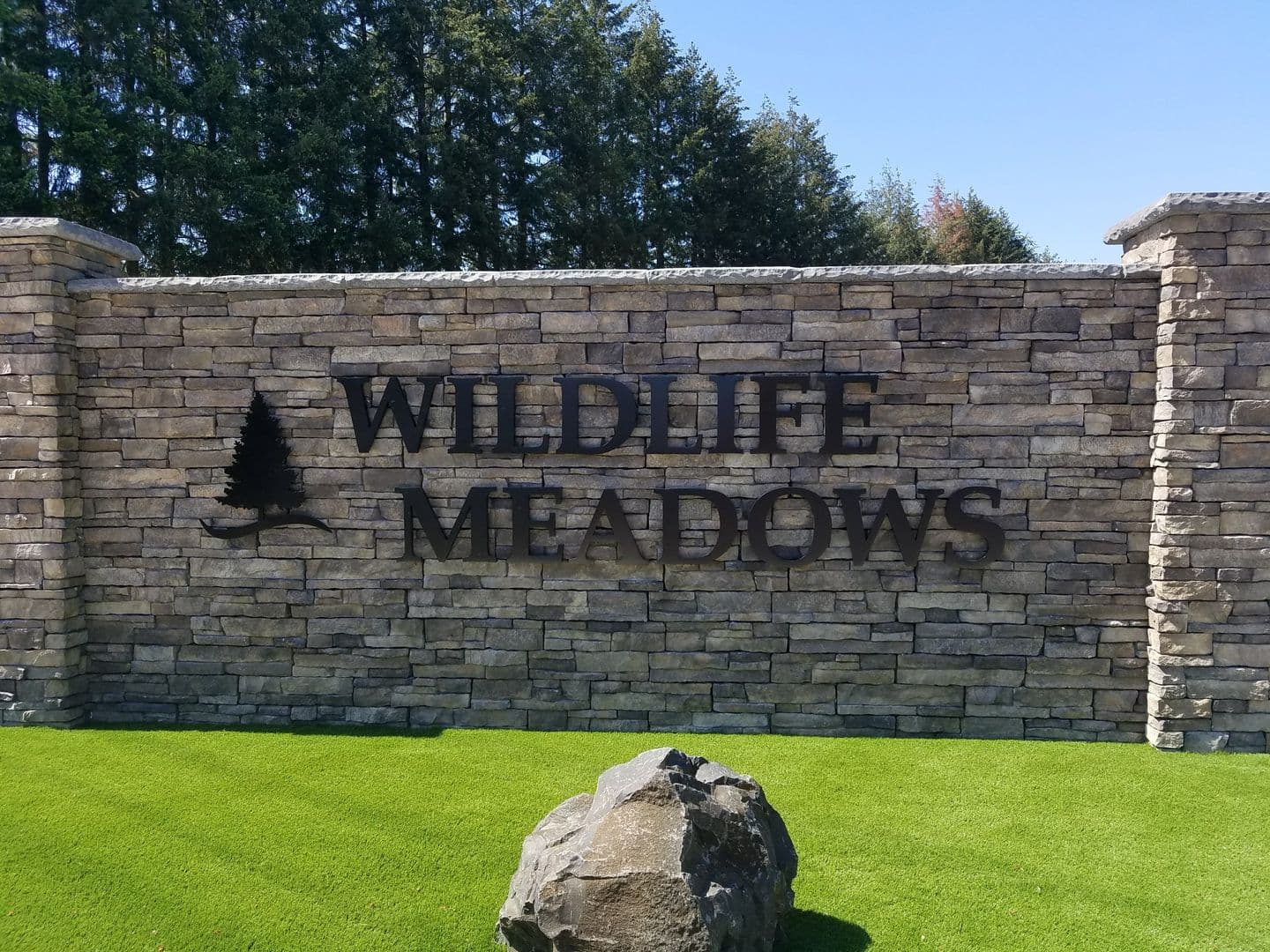 Stayton Apartment: 795 Rabbit Run