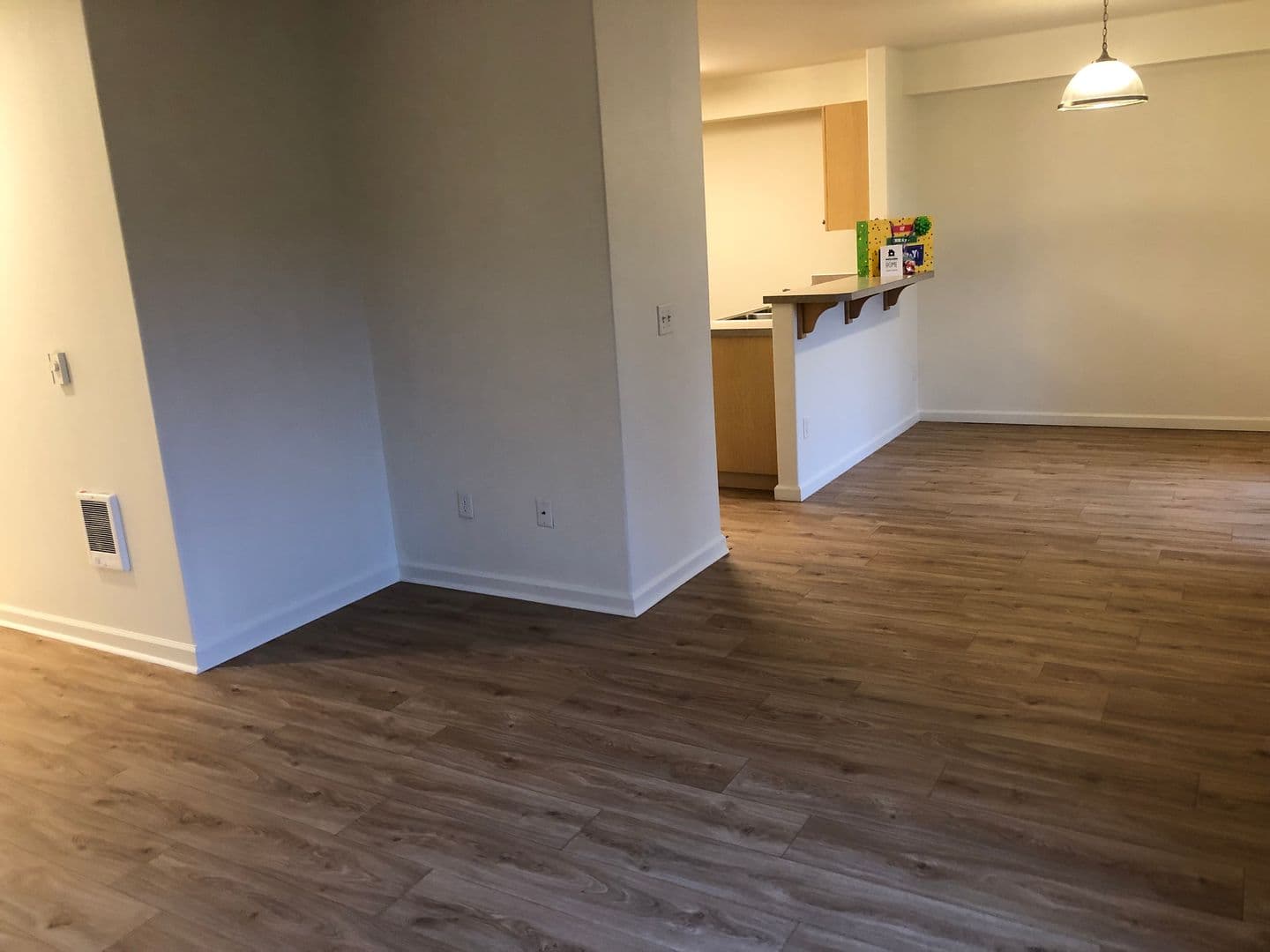Sutherlin Apartment: 233 NW Sherman St