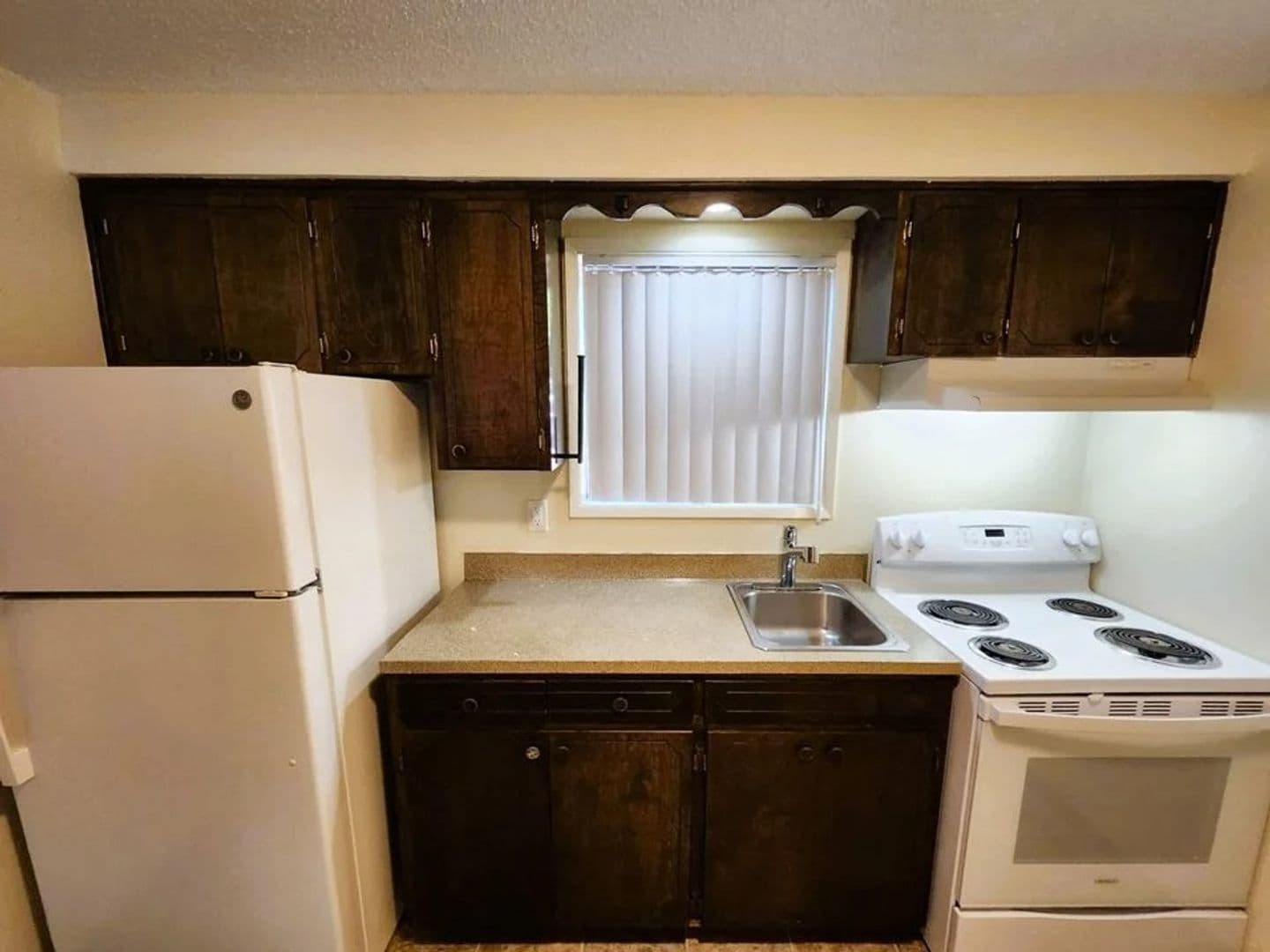 Salem Apartment: 158 Friendship Ave SE