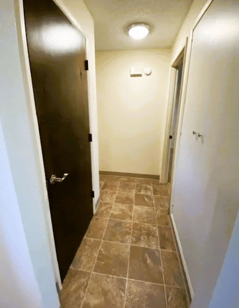 Salem Apartment: 158 Friendship Ave SE
