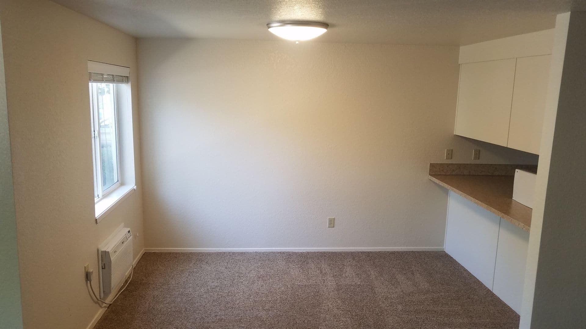 Keizer Apartment: 1026 Ring Street NE
