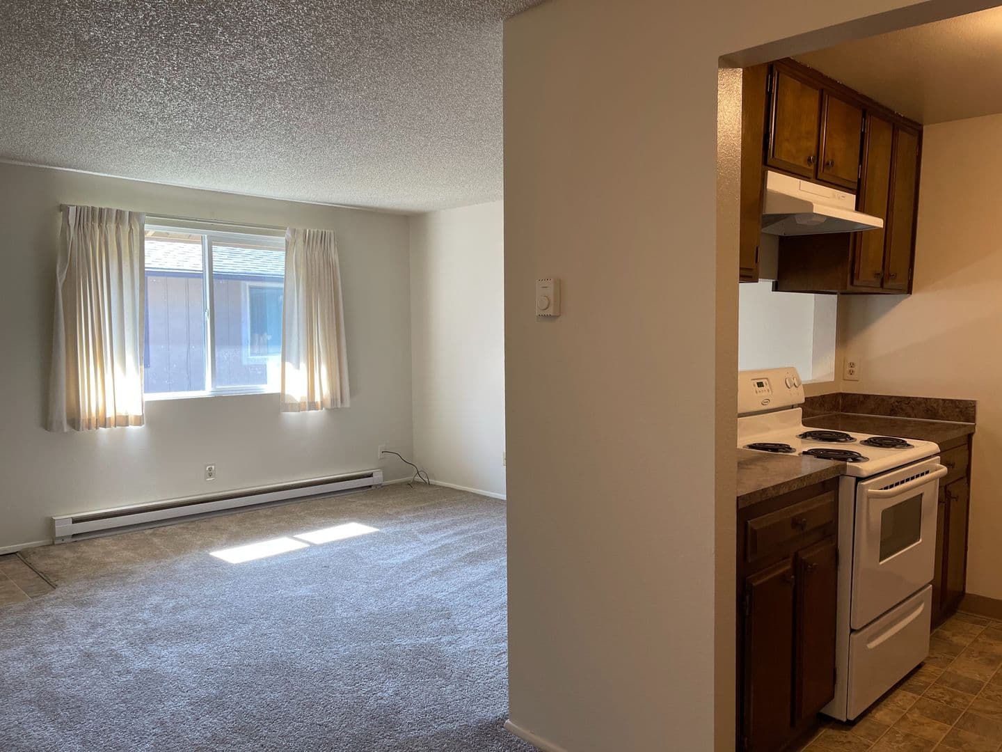 Salem Apartment: 440 Lancaster Drive SE