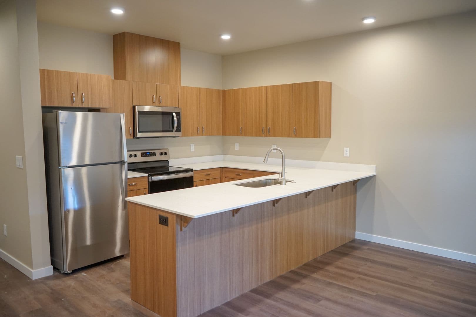 Salem Apartment: 4624 Lancaster Dr NE