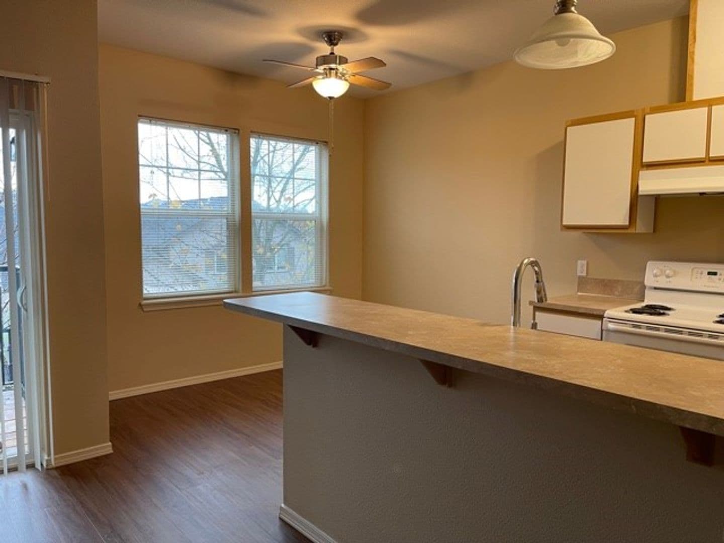 McMinnville Apartment: 2850 SW 2nd St
