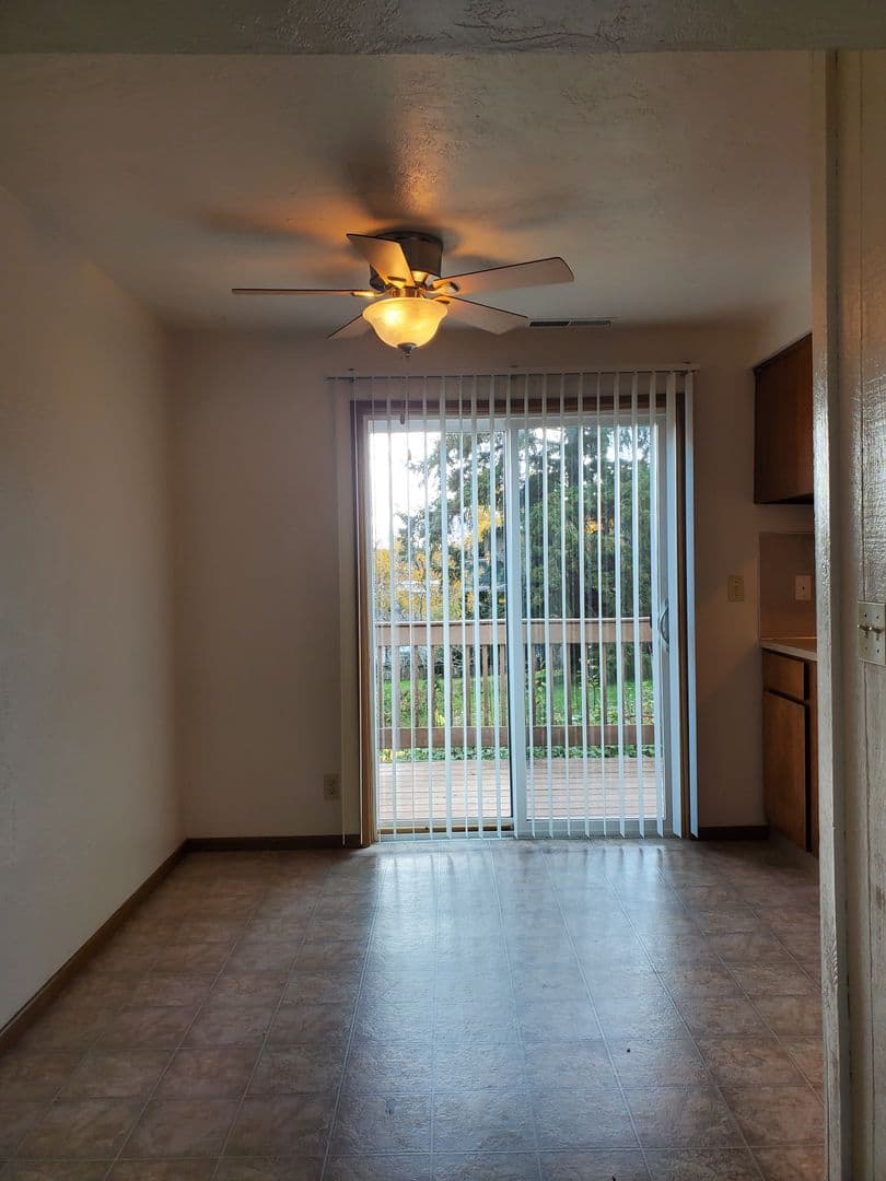 Salem Apartment: 2231 Salem Dallas Highway NW