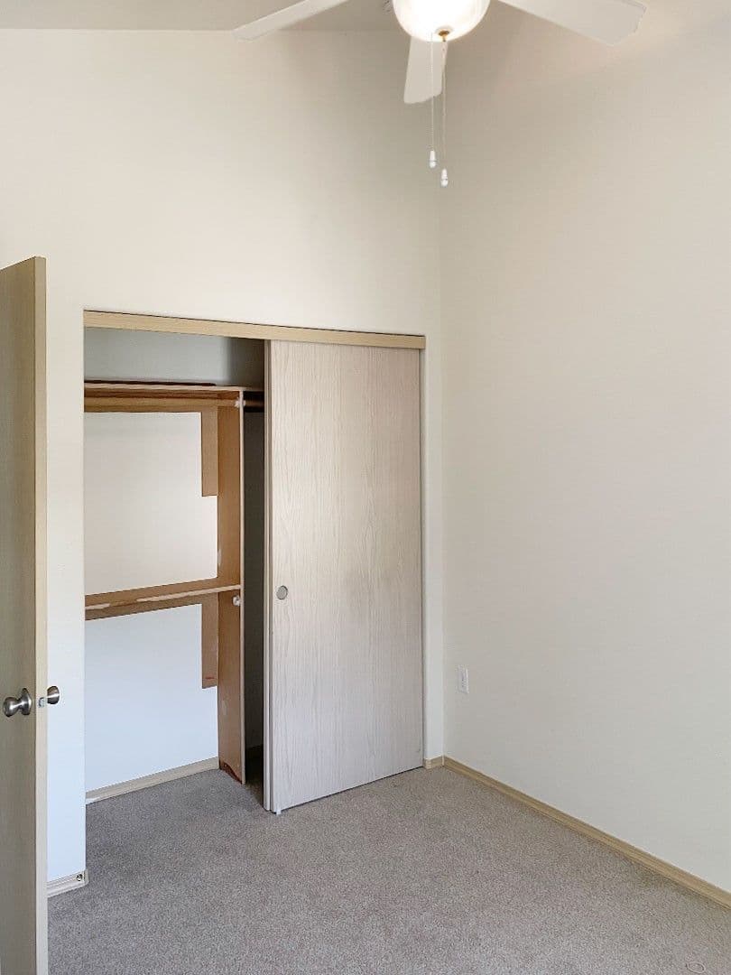 Salem Townhome: 3930 Sunnyview Road NE