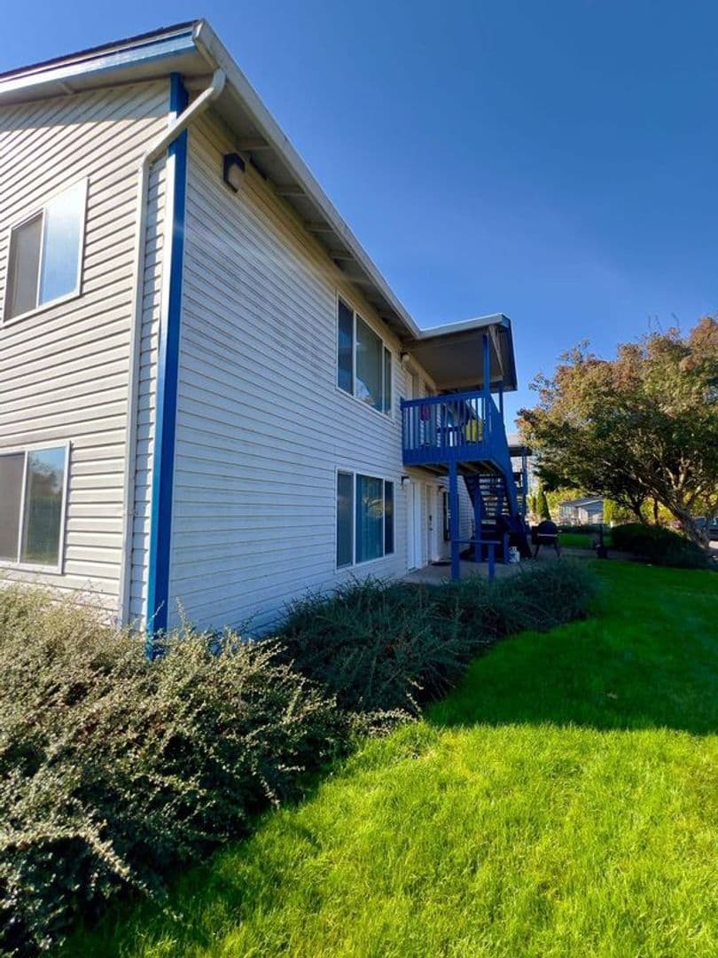 Lebanon Apartment: 1603 S 9th Street