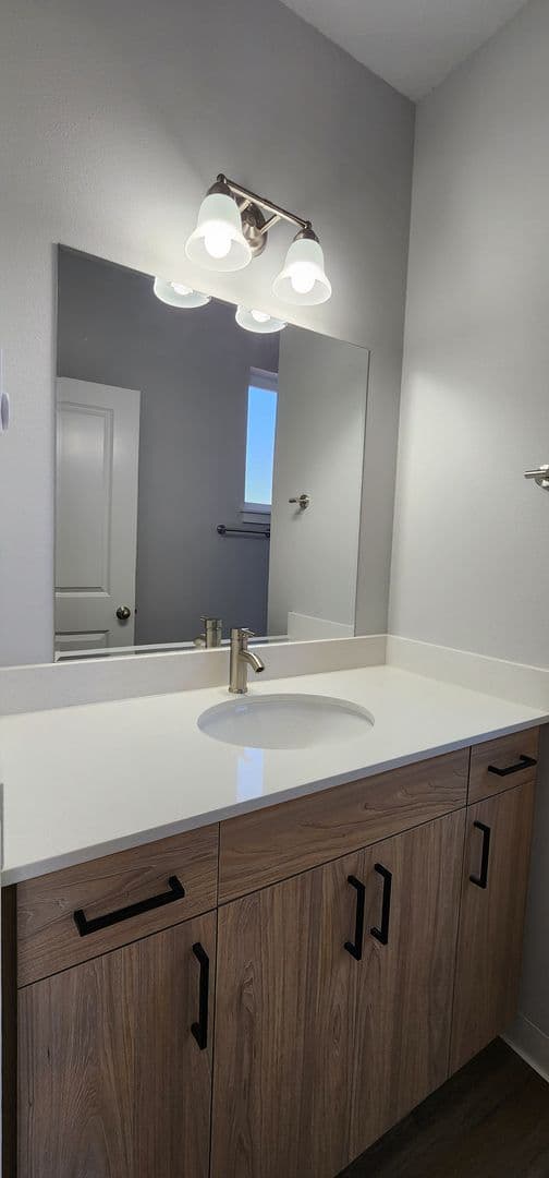 McMinnville Apartment: 1720 SW 2nd Street