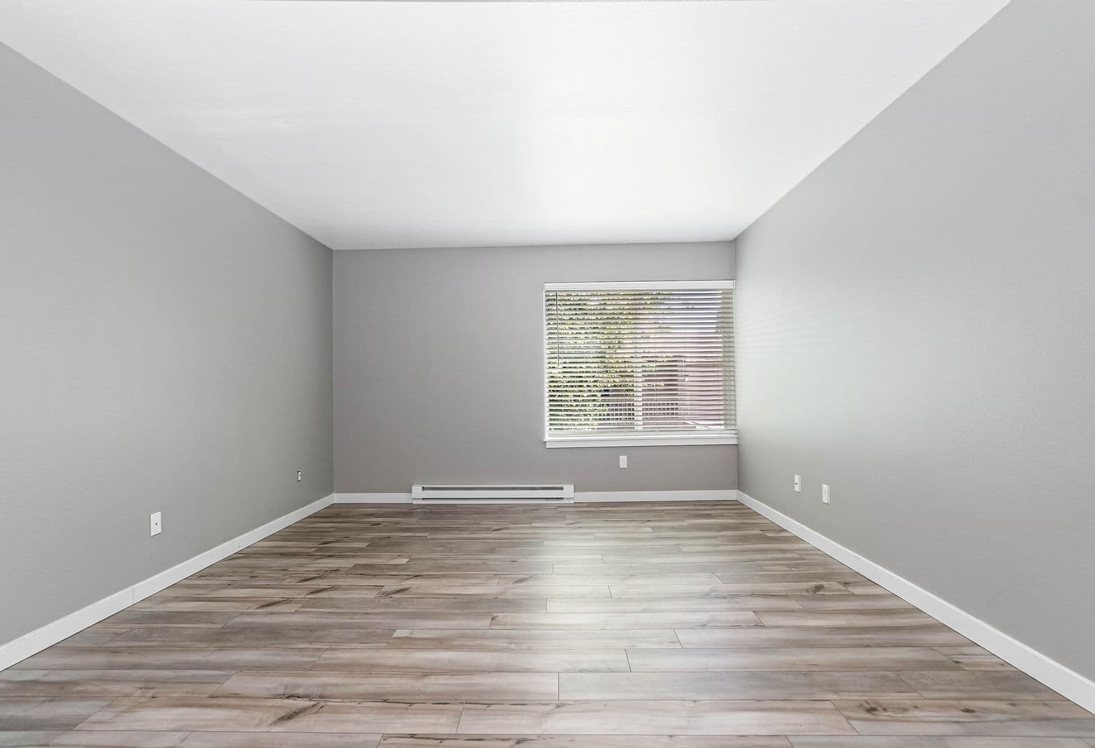 Salem Apartment: 2500 Lancaster Drive NE