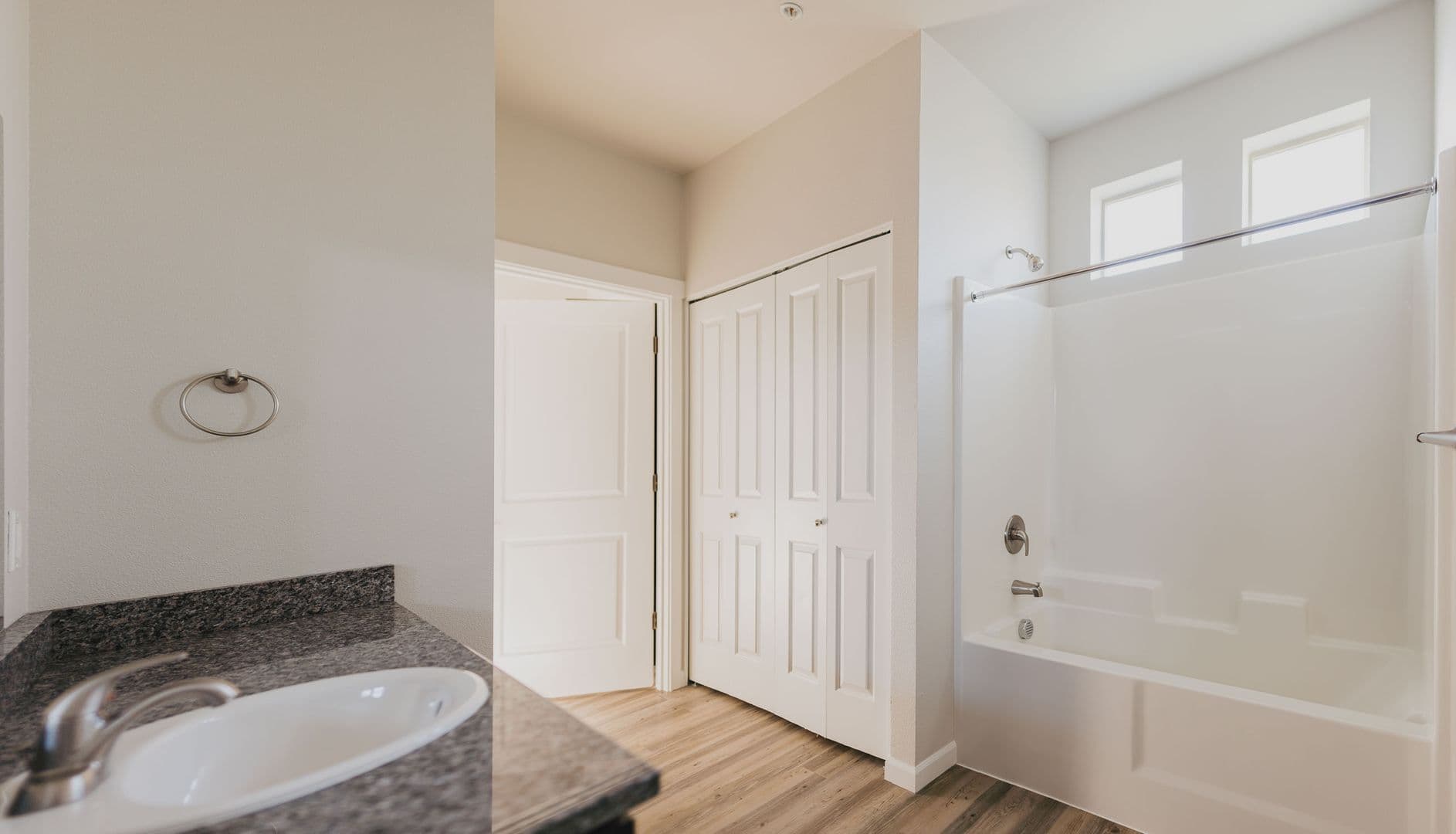 Salem Apartment: 3240 Harold Drive NE