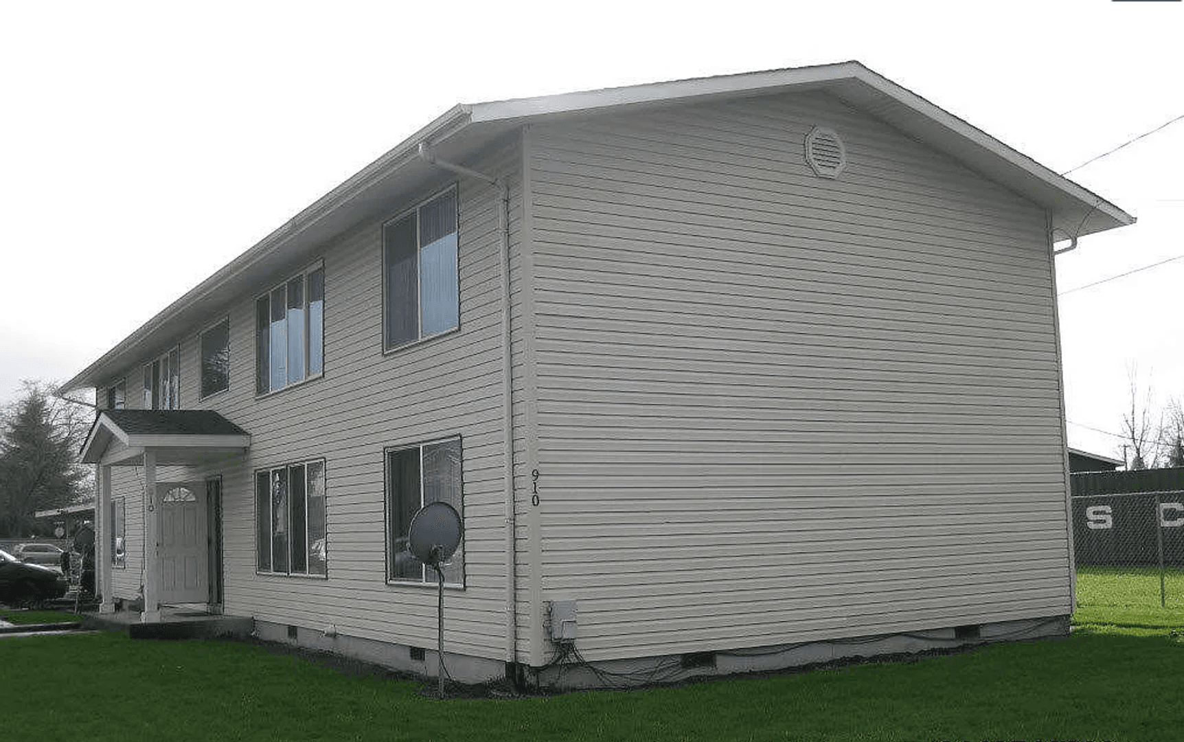 Albany Apartment: 910 18th Ave SE