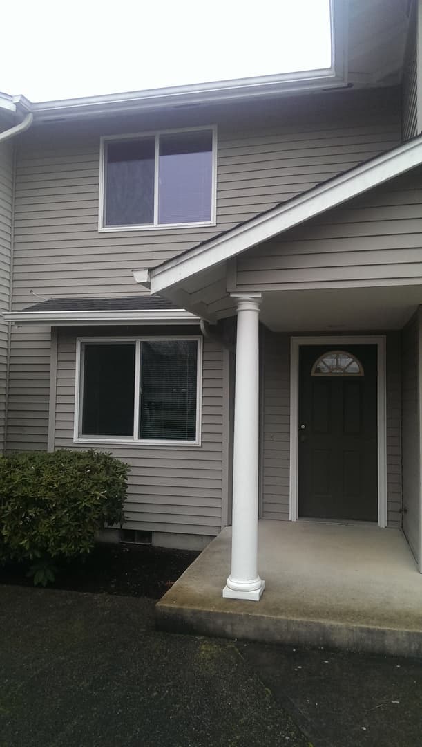 Salem Apartment: 1380 Seattle Slew Drive SE