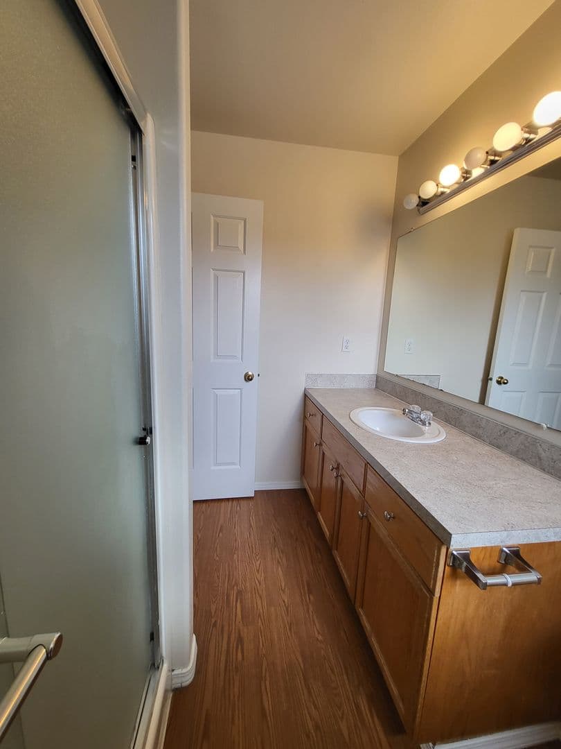 Salem Apartment: 2429 Michael Drive NE