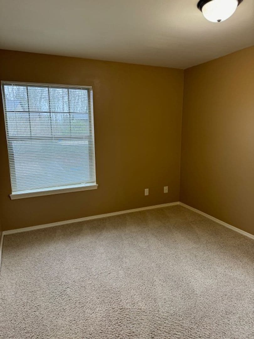 Salem Apartment: 4976 Turquoise Ave SE