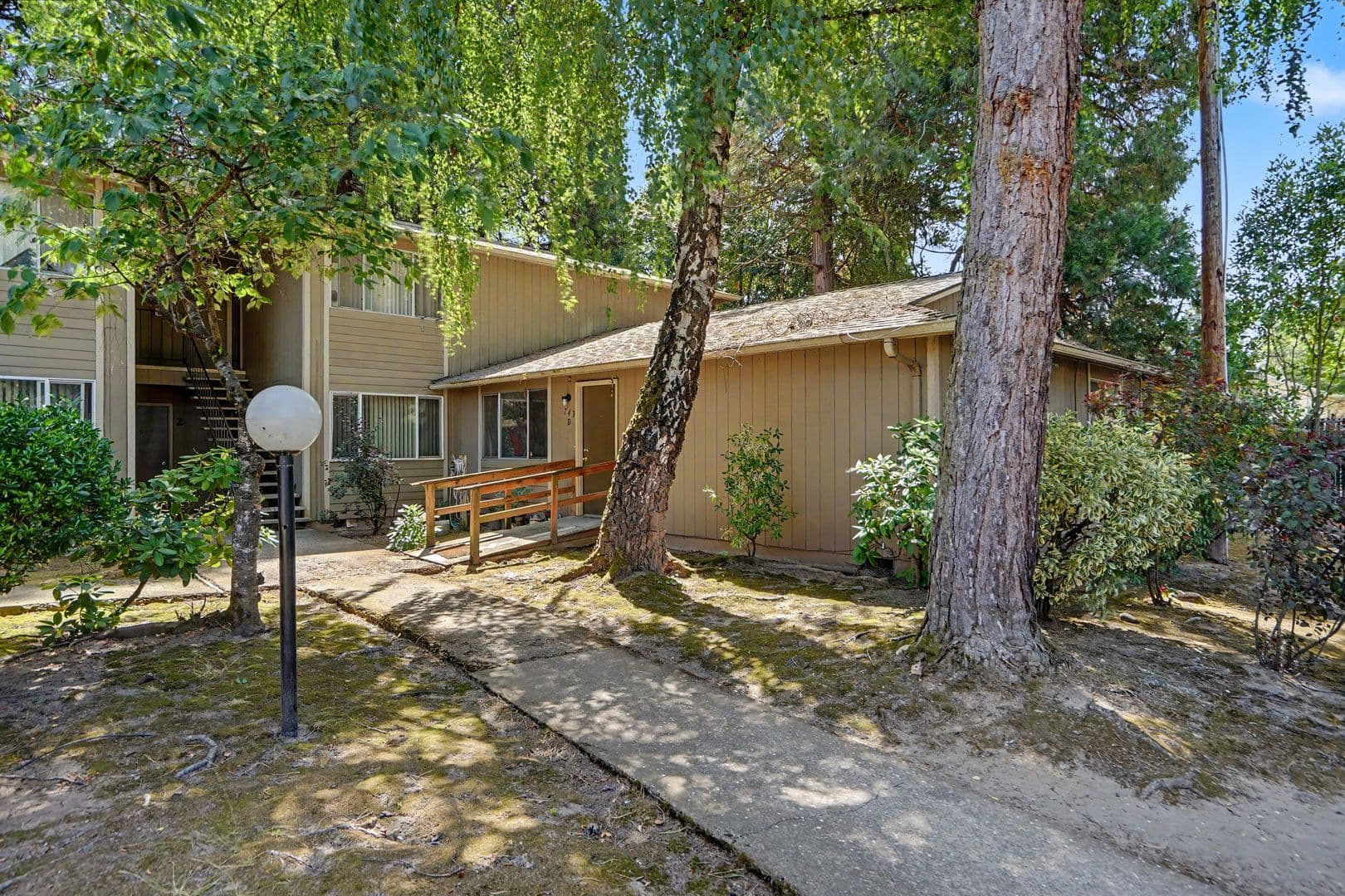 Keizer Apartment: 687 Bever Drive NE
