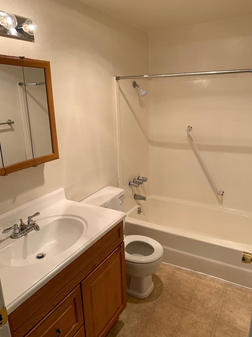 Salem Apartment: 731 Gerth Ave NW