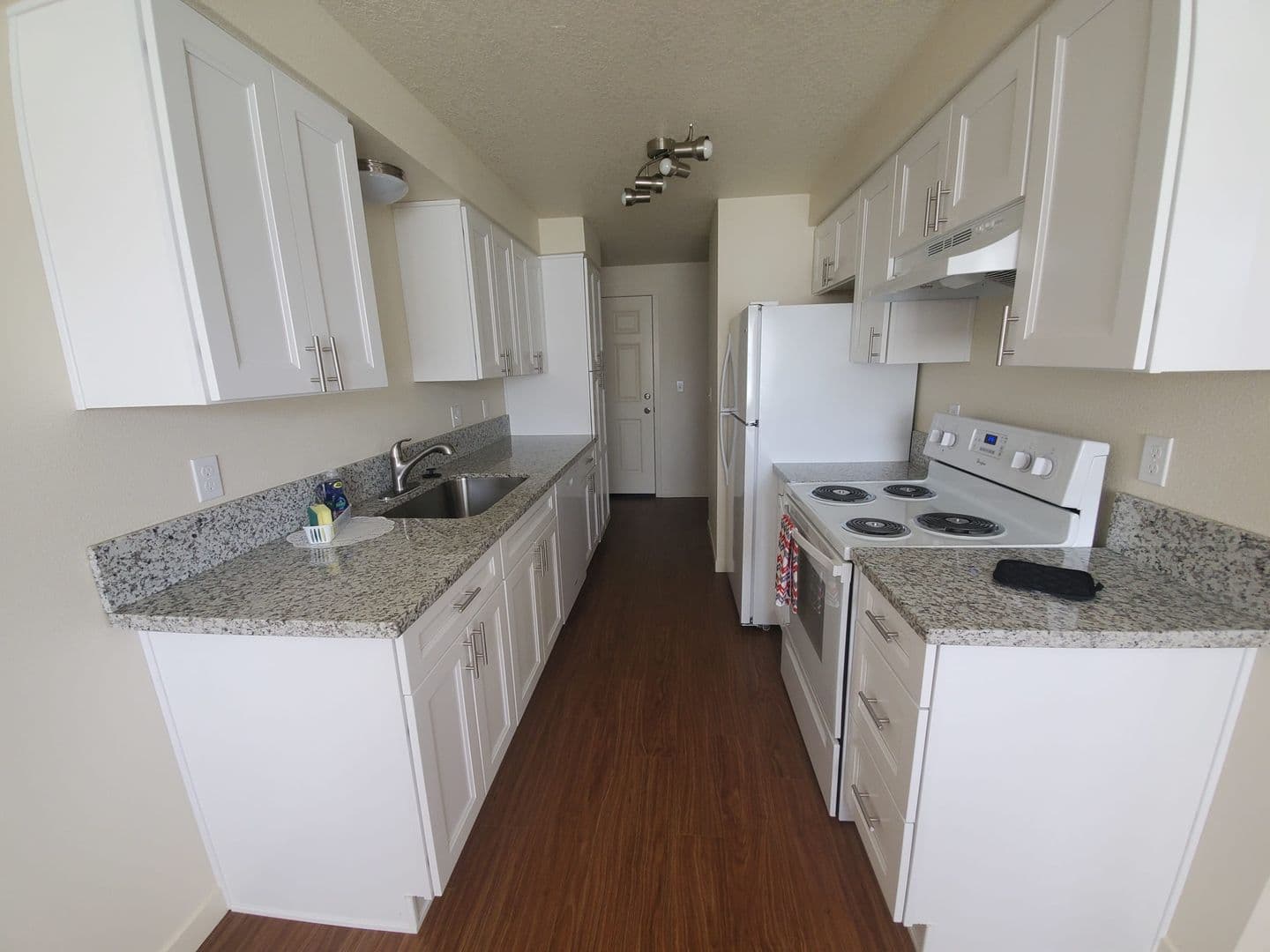 Salem Apartment: 4001 Satter Drive NE