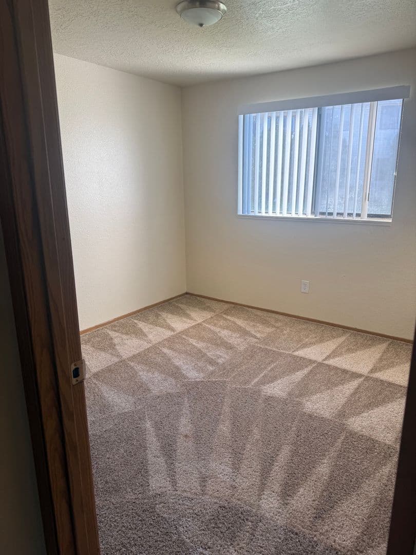 Salem Apartment: 4097 Satter Drive NE