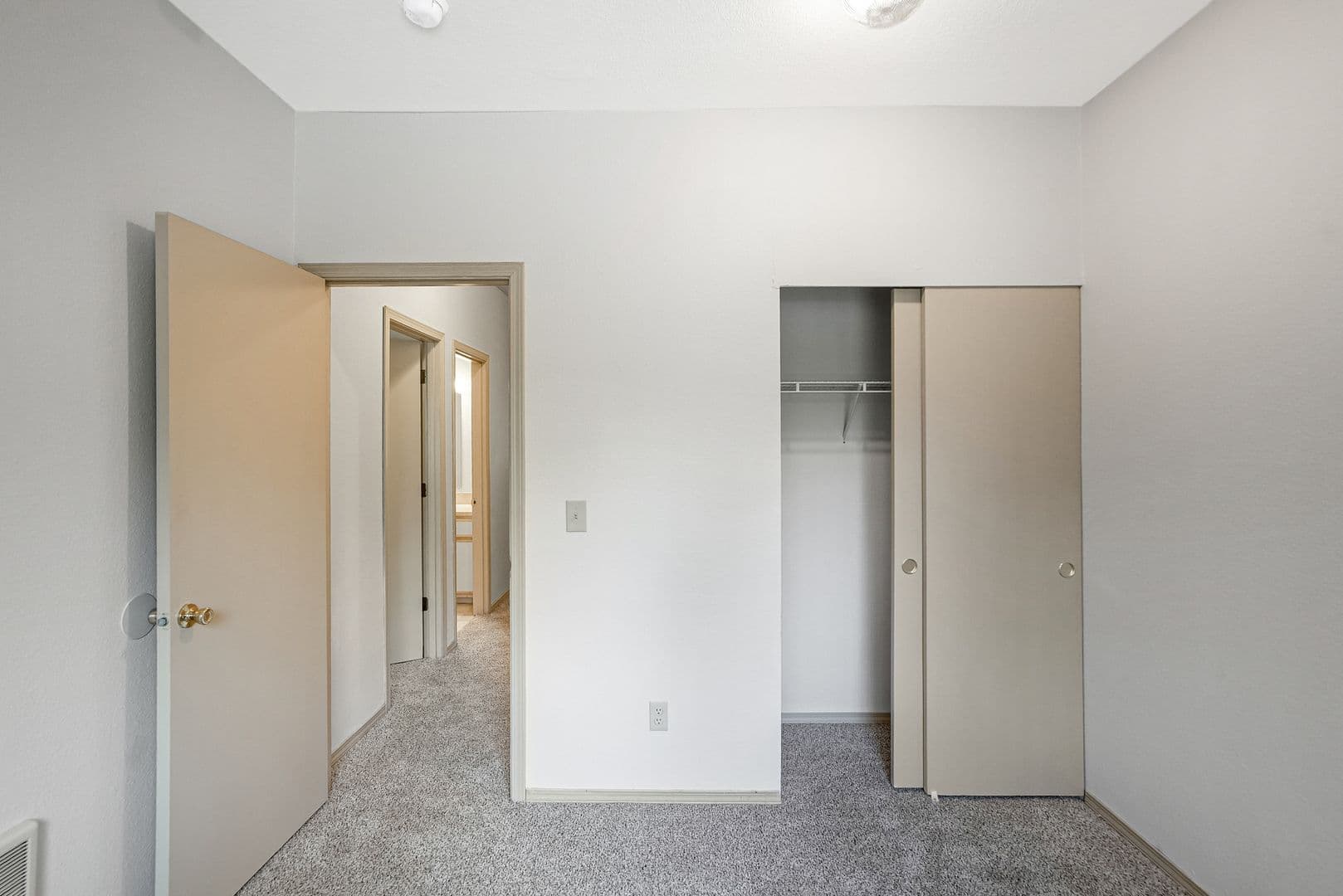 McMinnville Apartment: 2938 NE Evans St