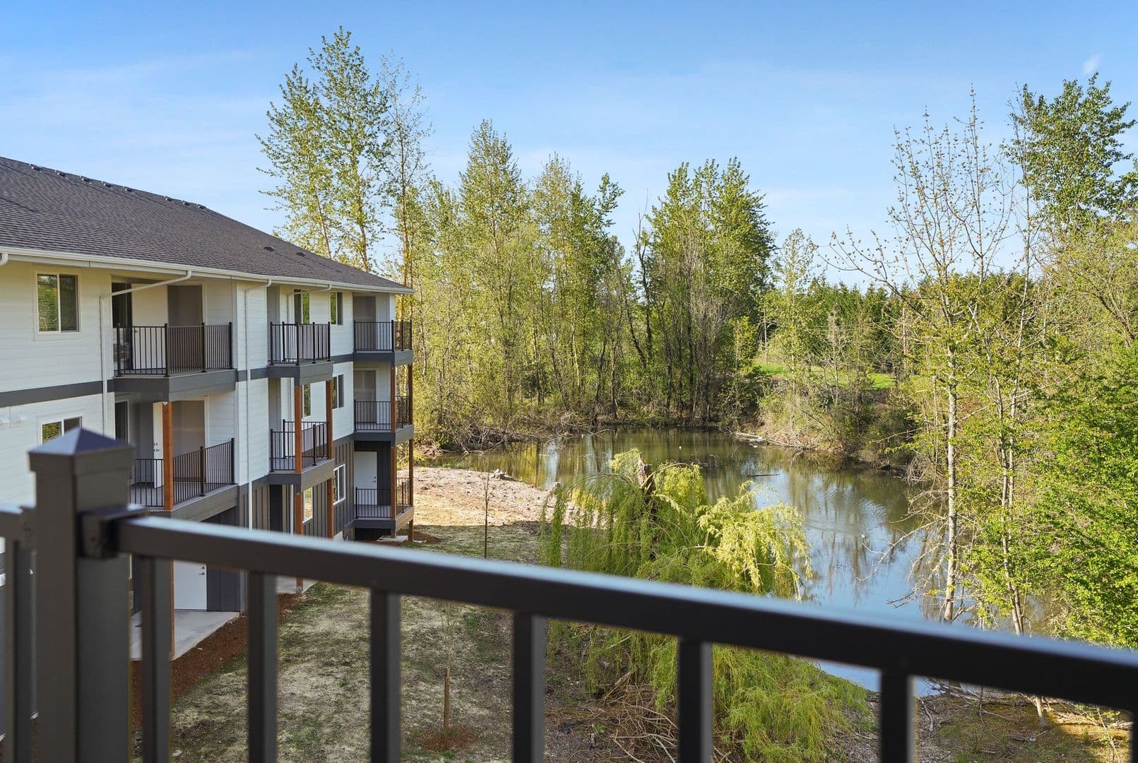 Lebanon Apartment: 305 East Airport Road