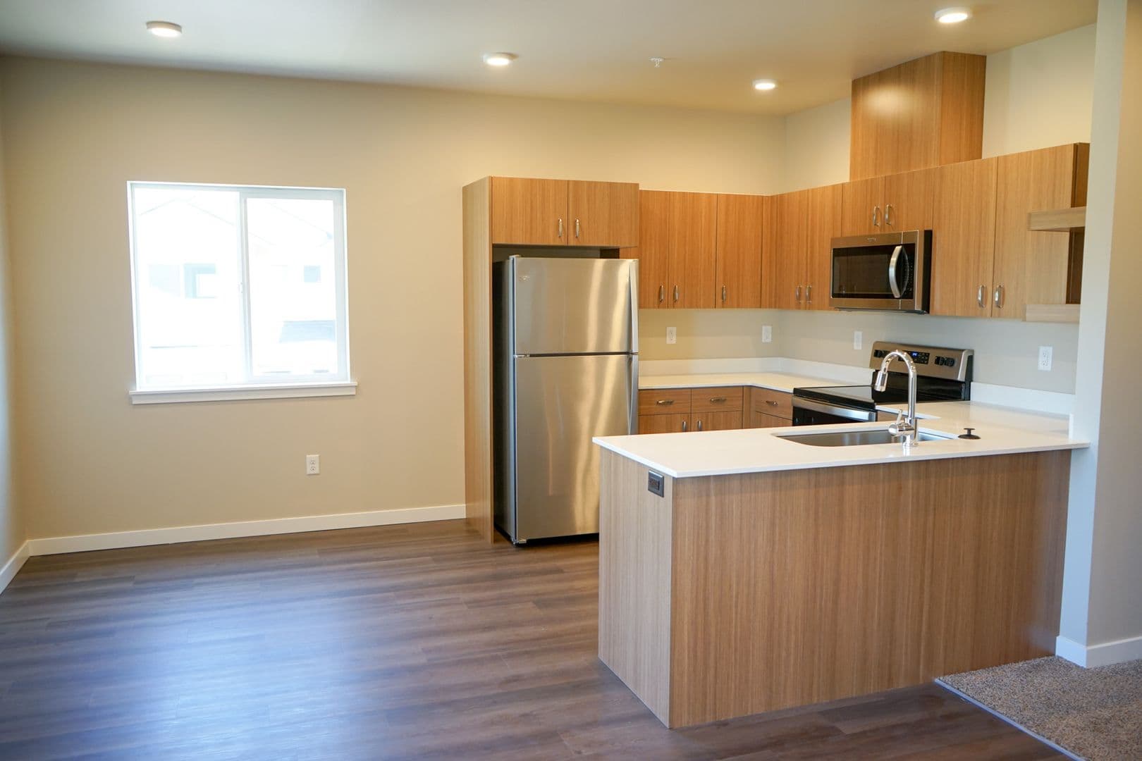 Salem Apartment: 4624 Lancaster Dr NE