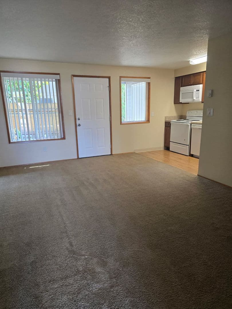 Albany Apartment: 1440 Geary Circle SE