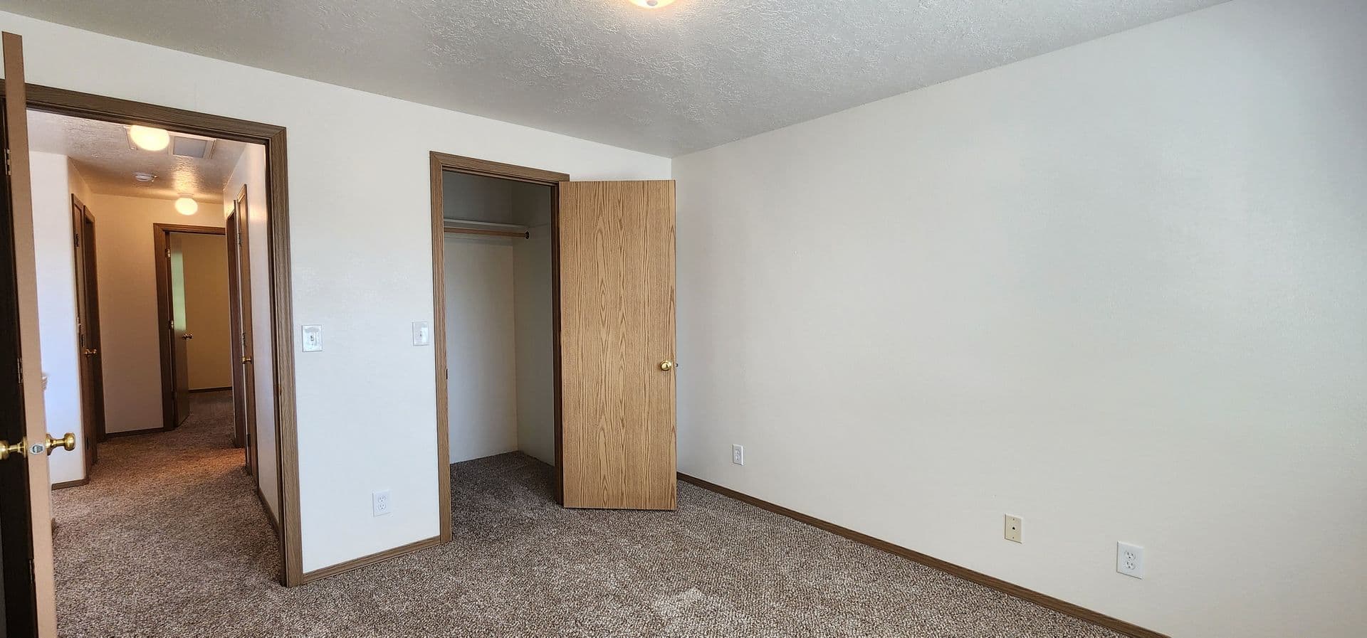 Keizer Apartment: 4022 Holly Ct NE