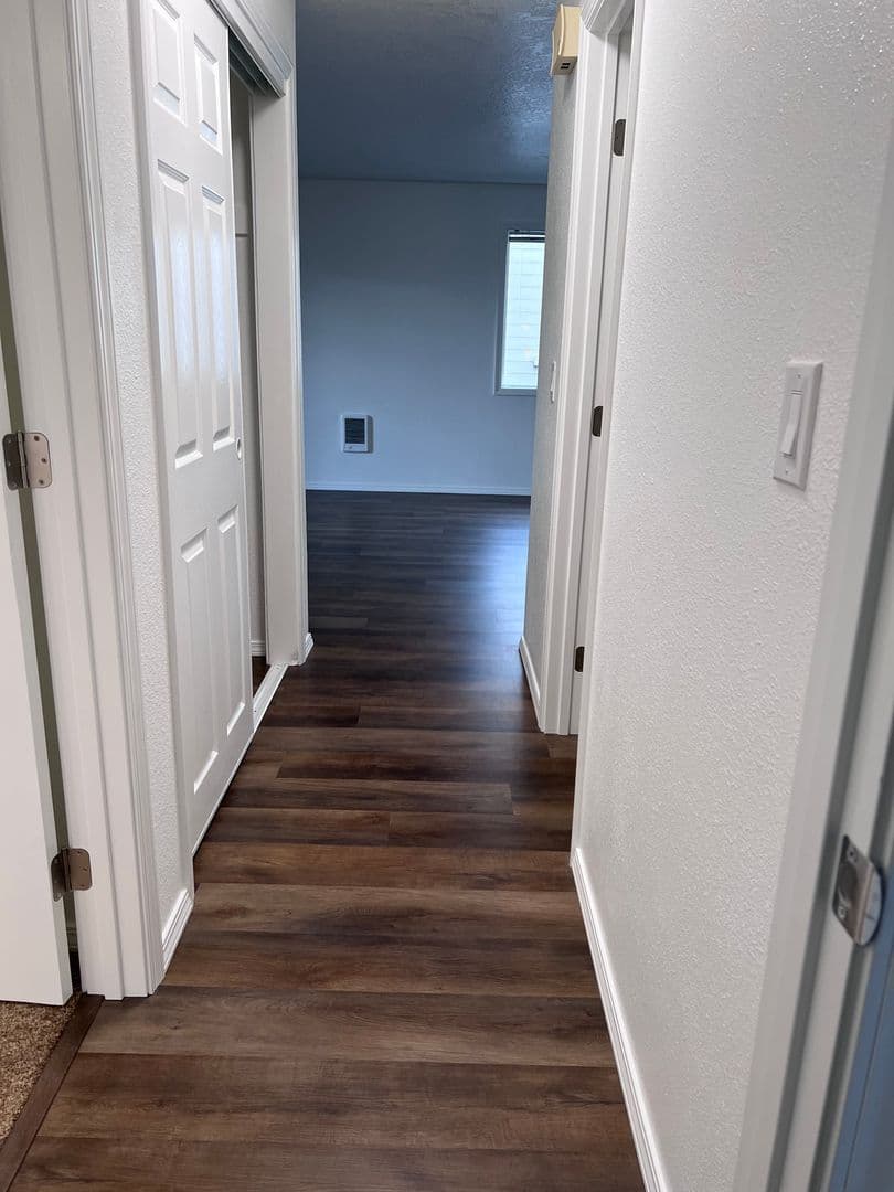 Salem Apartment: 3459 Hawthorne Ave NE