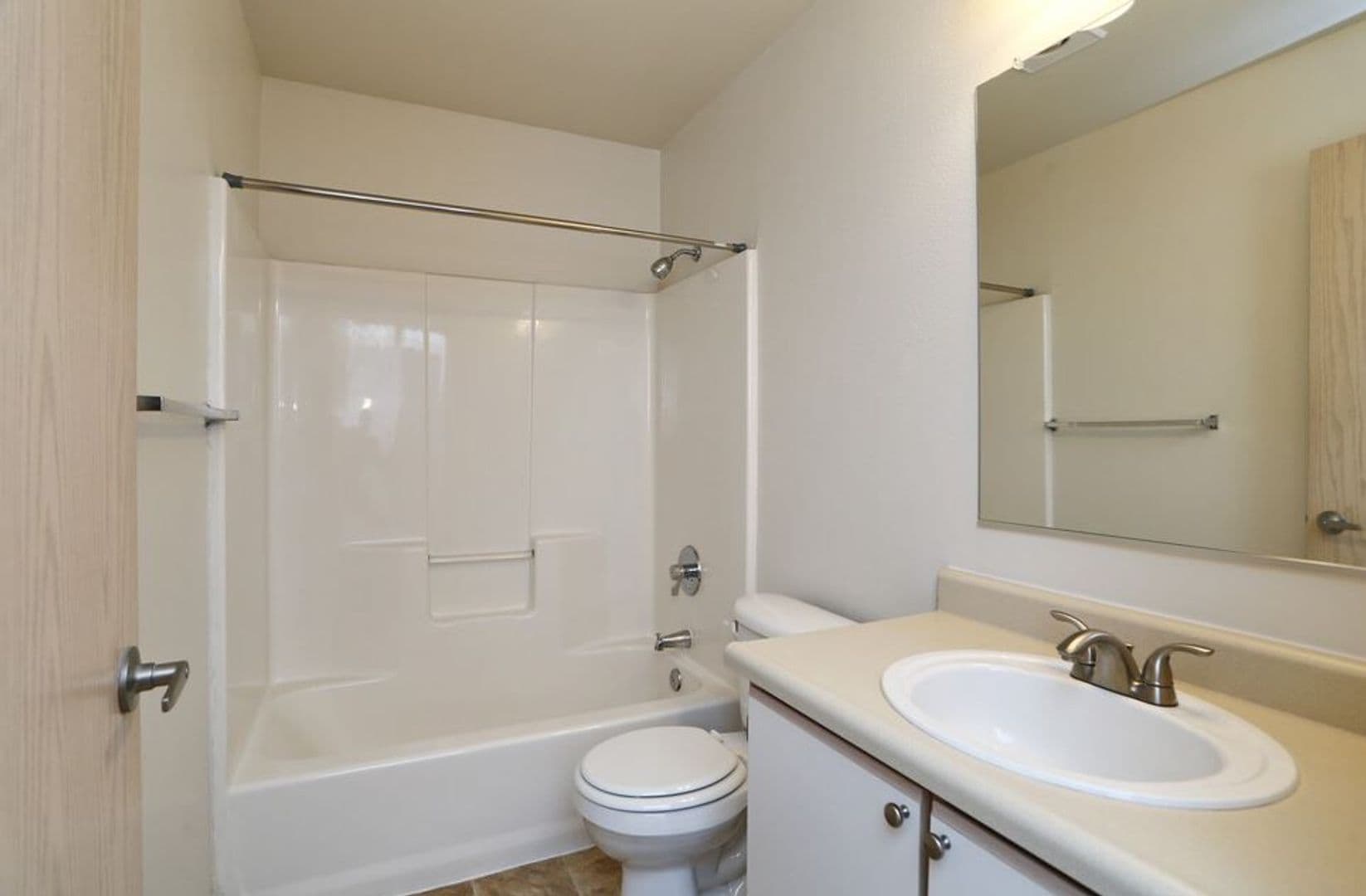 Albany Apartment: 3320 Jackson Street SE