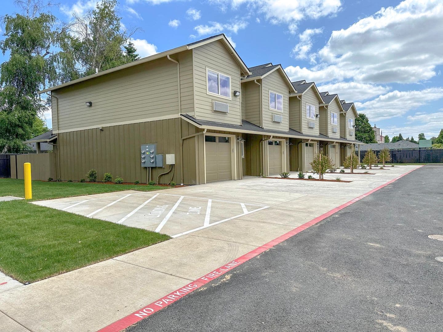Salem Apartment: 4624 Lancaster Dr NE