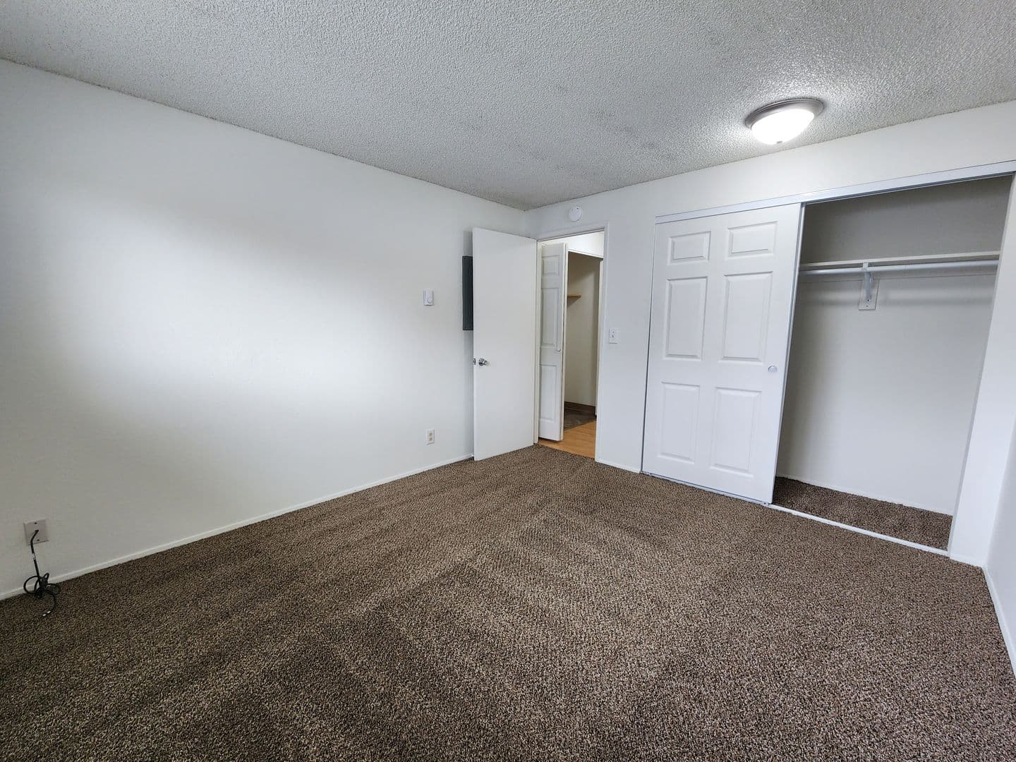 Salem Apartment: 3414 30th Ave NE
