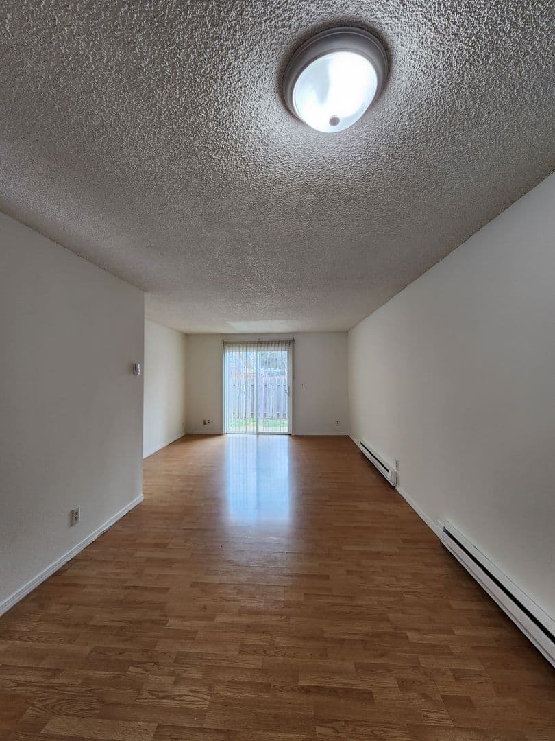 Salem Apartment: 3414 30th Ave NE