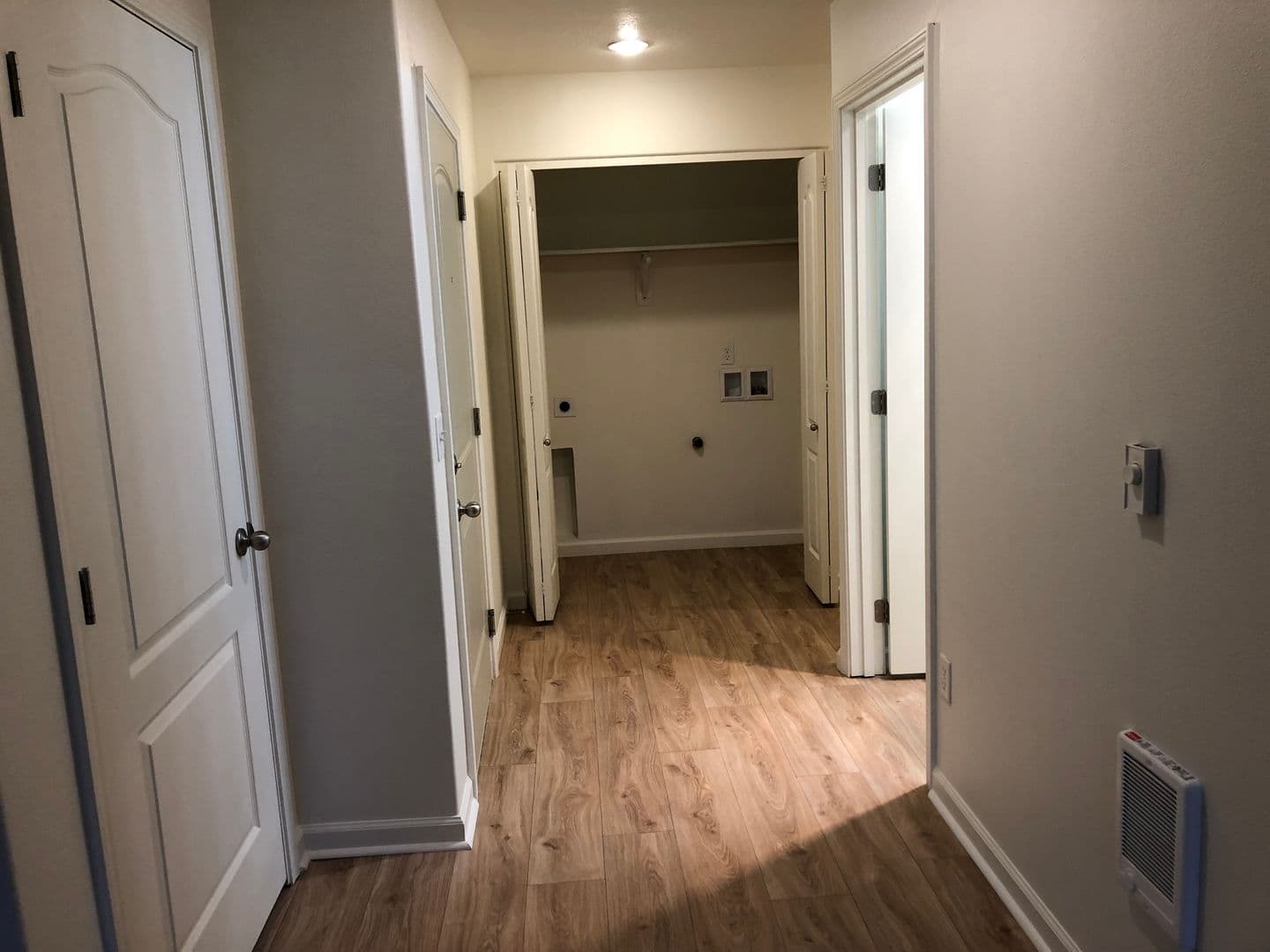 Sutherlin Apartment: 233 NW Sherman St