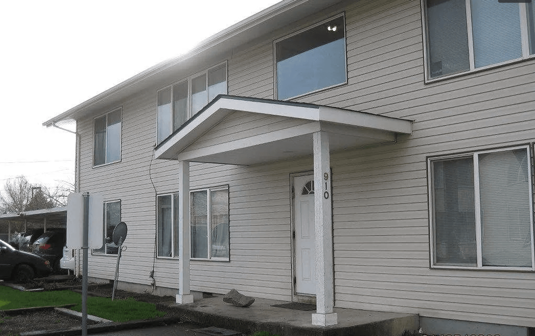 Albany Apartment: 910 18th Ave SE