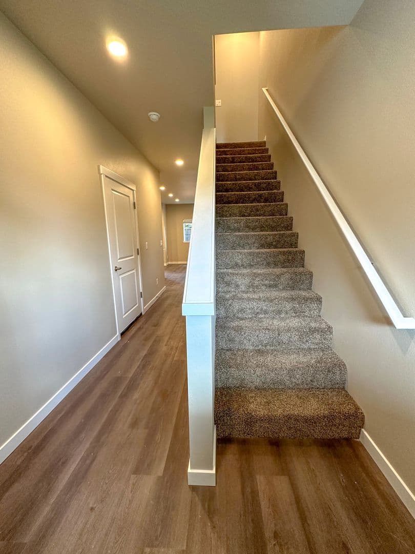 Salem Apartment: 4624 Lancaster Dr NE