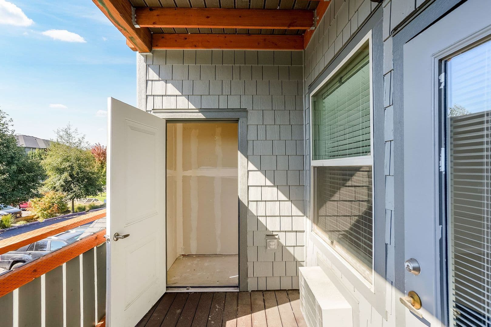 Salem Apartment: 3240 Harold Drive NE