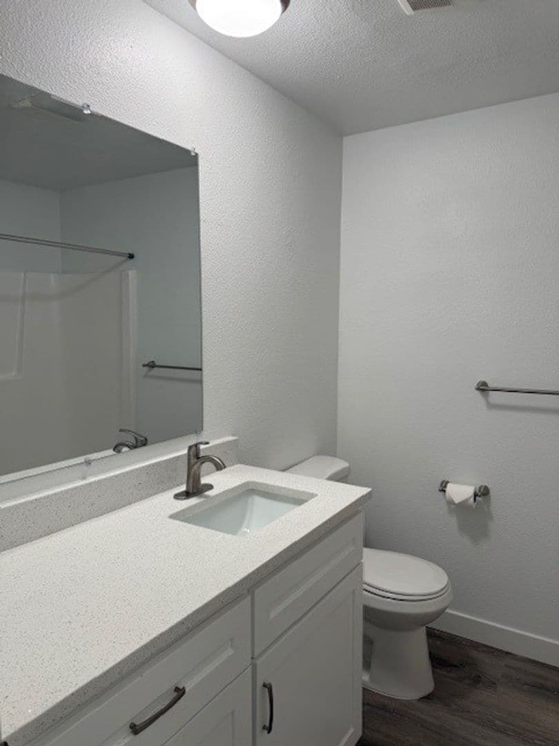 Salem Apartment: 3414 30th Ave NE