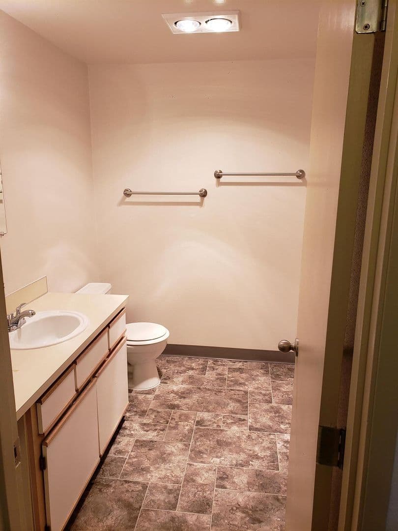 Albany Apartment: 1825 Clay Street SE