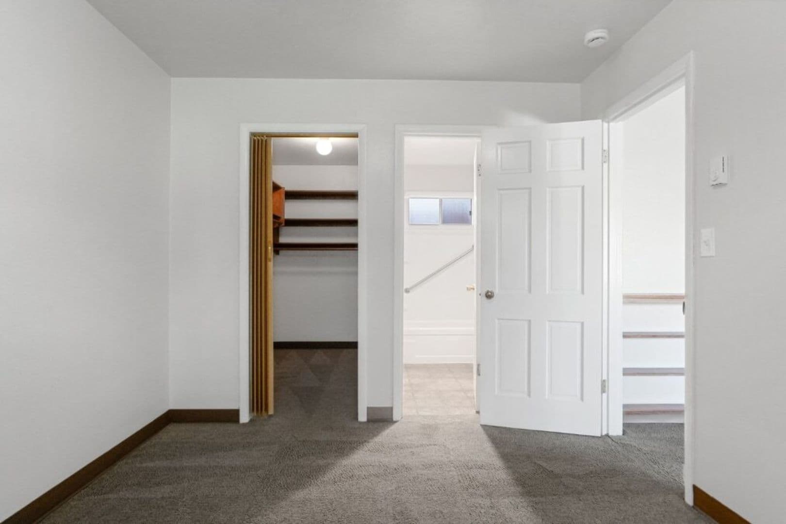 Salem Apartment: 1869 Broadway St NE